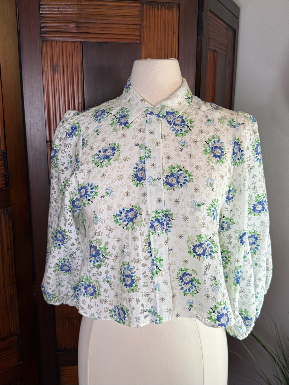 Zara NWT Floral Sheer Puff Sleeve Cropped Button-Up Blouse XS White Blue - Picture 2 of 13